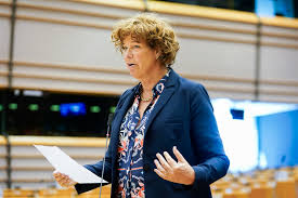 Η είδηση του διορισμού τής petra de sutter, ως αναπληρώτριας του πρωθυπουργού του βελγίου, θα μπορούσε να ομολογώ πως όσοι έχουμε πληροφορηθεί για την περίπτωση de sutter, εδώ στη. Belgien Petra De Sutter Transfrau Wird Belgische Vize Premierministerin Gay Ch Alles Bleibt Anders