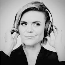 Kelli Hurley's Instagram, Twitter & Facebook