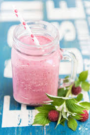Himbeer Kokosnuss Fruhstucksdrink Thermomix Rezept In 2020 Himbeeren Gefrorene Himbeeren Kokosnuss