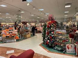 Free shipping yes , von maur offers free gifts seasonally when you purchase over certain amount of selected items. Von Maur At Valley West Mall Gift Card West Des Moines Ia Giftly