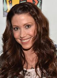 Frizzy hair with side swept bangs. 50 Hairstyles For Frizzy Wavy Hair