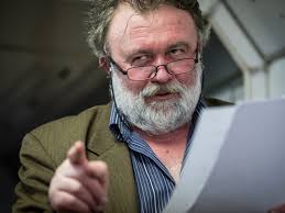 Imi, mondj egy verset! Imi pedig mondott, és azóta is mond”