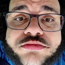 Justin Strohl's Instagram, Twitter & Facebook