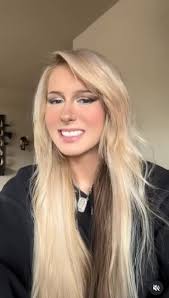 In this black!! Nora looks absolutely stunning!