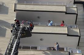 Son dakika yangın hakkında son dakika gelişmeleri ve en güncel son dakika yangın haberlerine aksam.com.tr den ulaşabilirsiniz. Diyarbakir Da Ev Yangini 4 Kisi Dumandan Etkilendi Haber Elazig Elazig Haber Elazig Haberleri Elazig Son Dakika Haberleri