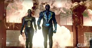 Sie finden rezensionen und details zu . Black Lightning Star Reacts To Jefferson S New Superhero Suit