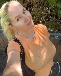 scroll · 1.3M posts On Threads