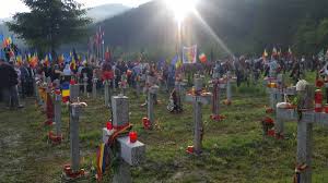 Actualul administrator al necropolei este primăria municipiului târgu mureş, judeţul mureş. Valea Uzului È™i Abuzului Maghiar Mihai Tarnoveanu Nu Ne LÄƒsÄƒm Mergem La Cimitirul InternaÈ›ional Al Eroilor De La Valea Uzului Azi La Ora 16 De Ziua Armatei In Pofida Cererii De Interzicere