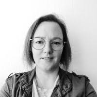 Candice Bernard's Instagram, Twitter & Facebook