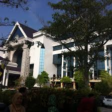 It is the second largest state in peninsular. Photos At Bangunan Perak Darul Ridzuan Ipoh Perak