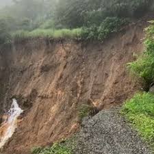 神奈川 逗子 土砂崩れで車1台巻き込まれる 1人けが 2021年7月3日 11時04分 気象 3日朝、神奈川県逗子市の自動車専用道路で、土砂崩れで車1台が巻き込まれ、乗っていた男性1人がけがをしました。 Hnkwez5ki462sm