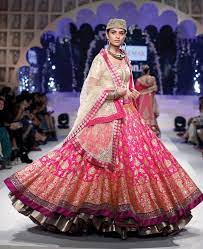 Latest Indian Designer Bridal Dresses Wedding Trends 2020 21 Collection Indian Bridal Dress Bridal Dress Design Bridal Lehenga Red