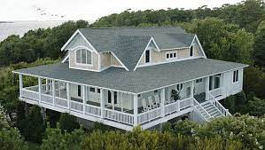 Sleeps up to 13 heated pool/spa, pool table, bbq, designer fire pit, putting green (clubs/balls included) equipped with everything you need for a short or long stay. Emily Thorne S Beach House In The Hamptons On Revenge