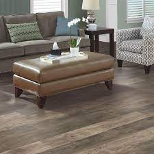 Mohawk® perfectseal solutions 10 station oak mix laminate flooring : Mohawk Perfectseal Solutions 10 6 1 8 X 47 1 4 Laminate Flooring 20 15 Sq Ft Ctn At Menards