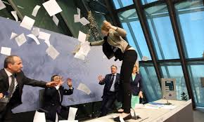 La vita seppur agiata non gli risparmia dei brutti. End Ecb Dick Tatorship Woman Disrupts Draghi Speech Throws Paper At Officials Mario Draghi The Guardian