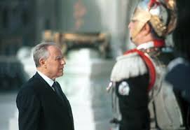 Carlo azeglio ciampi, decimo presidente della repubblica, eletto al primo scrutinio. E Morto Carlo Azeglio Ciampi L Uomo Schivo Che Ha Garantito Il Paese La Repubblica
