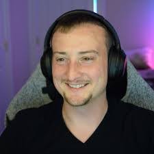 Taylor Fraser's Instagram, Twitter & Facebook