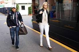 Valtteri has a very important question. Die Blonde Schonheit Und Ex Olympia Athletin Emilia Pikkarainen Begleitet Ihren Freund Valtteri Bottas Zu Circuit De Monaco