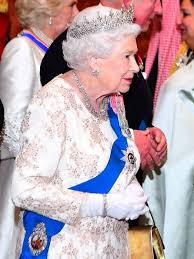 Koningin elizabeth (94) en haar man, prins philip (99), vier vandag hul 73ste huweliksherdenking. Her Majesty At An Evening Reception For Members Of The Diplomatic Corps At Buckingham Palace On December 04 20 Queen Elizabeth Ii Queen Elizabeth Hm The Queen