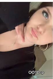 I haven’t worn baggy jeans in forever omg #schoolfit #ootdinspo #ihateschool