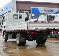 شاحنة صغيرة مسطحة مزدوجة الصفوف من طراز SAIC Yuejin Fuxing S80، تعمل بالديزل بقوة 88 حصانًا، بطول 3.05 متر، من إنتاج شركة السيارات الصينية - iChelaba ...