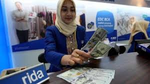 (021) 235 88000 / recruitment@bca.co.id. Gaji Pegawai Bank Bca Lengkap Semua Posisi