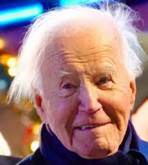 Winter Solstice at Stonehenge. Incredible. Today (12/21) is the shortest  'daylight' day of the year for us in the northern hemisphere and we'll only  GAIN daylight from here forward! 🙌 ☀️