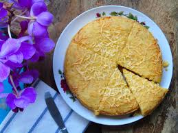 Resep swiss roll cake keju, bolu lembut dan lumer di mulut. Prol Tape Keju Semangkuk Rasa