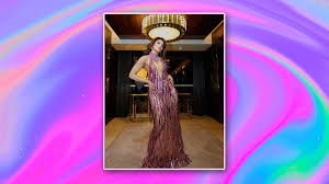 After Urvashi Rautelas Viral Bathroom Video, Leaked Manager Draws Backlash  | HerZindagi