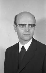 Treueidleistung des neugewählten Erzbischofs von Freiburg, Dr. Wendelin  Rauch, in die Hand des Badischen Staatspräsidenten im Saal des  Colombischlosses in Anwesenheit u.a. von Kapitularvikar Weihbischof Dr.  Wilhelm Burger, und den Kabinettsmitgliedern ...