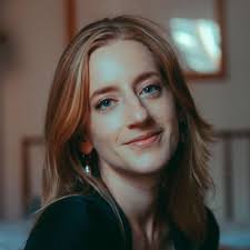 Beth Henderson's Instagram, Twitter & Facebook