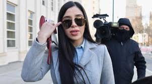 La Esposa De El Chapo Dice Que Lo Admira Como Ser Humano Y Que No Es Como Lo Pintan El Comercio Emma coronel aispuro es hija de inés coronel barreras y blanca estela aispuro aispuro y nació en 1989 en california, estados unidos, pero creció en el estado de durango. la esposa de el chapo dice que lo