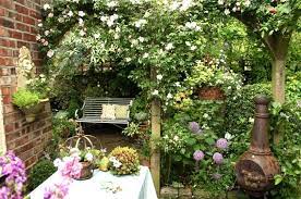 Garten terrasse landhausstil terrasse im landhausstil gestalten tipps amp inspirationen fangen wir zunächst einmal mit dem thema bodenbelag an der bodenbelag einer terrasse im landhausstil wirkt. Garten Anlegen Grundsatze Und Gestaltung Ideen Im Landhausstil