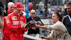 Alle ergebnisse, positionen, rundenzeiten, zeitplan und weitere informationen zum. F1 Lewis Hamilton Seals Crucial Pole In Monaco Sports German Football And Major International Sports News Dw 25 05 2019