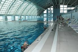 Uluslararası müsabakalar için yapılanların derinliği minimum 2 metre iken. Etlik Olimpik Yuzme Havuzu Kecioren Belediyesi