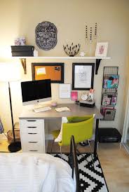 Thank you very much and enjoy !!! Apartment Bedroom Decorating Ideas For College Students Bedroom Decorating