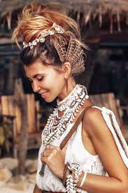 30 Peace Love Hippie Hairstyles For Rock N Roll Queens Hippie Hair Hair Styles Bohemian Hairstyles