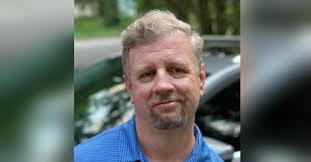 Andy Giddens's Instagram, Twitter & Facebook