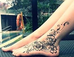 Foot tattoos for girls can be anything from a floral design to something with a profound meaning. 15 Stylish Foot Mehndi Designs For Your Pretty Feet Tattoo Designs Foot Henna Tattoo Designs Henna Designs