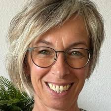 30+ Hebammen in Calden • Hebammensuche • Online buchen