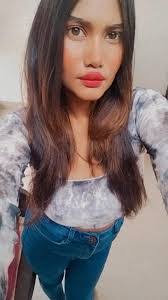 Doreen Gibbs's Instagram, Twitter & Facebook