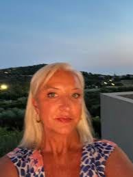 Tina Storm's Instagram, Twitter & Facebook