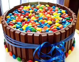 You'll find easy ideas for six year old: 50 Easy Birthday Cake Ideas Six Sisters Stuff