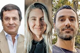 What is inside the box- her Mirror Box secrets