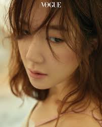 Goddess of war (2010), me too, flower! Lee Ji Ah Vogue Magazine June Issue 18 Korean Photoshoots