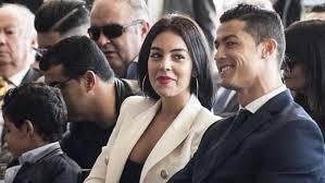 Cristiano ronaldo dos santos aveiro was born in the são pedro parish of funchal, the capital of the portuguese island of madeira, and grew up in the nearby parish of santo antónio. El Ultimo Desplante De Georgina Rodriguez A Dolores Aveiro