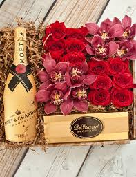 100% qc inspection before shipment, reject to deliver unqualified products. Orchids Roses Moet Chandon Champagne Gift Box