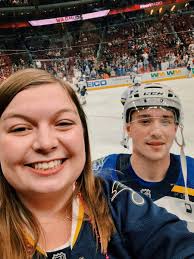 RT @KnappMckenzie: Thanks @vince_dunn for the best souvenirs from Arizona!!  @StLouisBlues