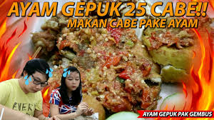 Lain orang lain cara masaknya. Makan 25 Cabe Pakai Ayam Ayam Gepuk Pak Gembus Youtube