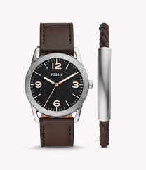 Known for our modern spin on classic vintage details, our watches are a timeless addition to any wardrobe. Couple Watches Shop His Hers Watches Sets Fossil